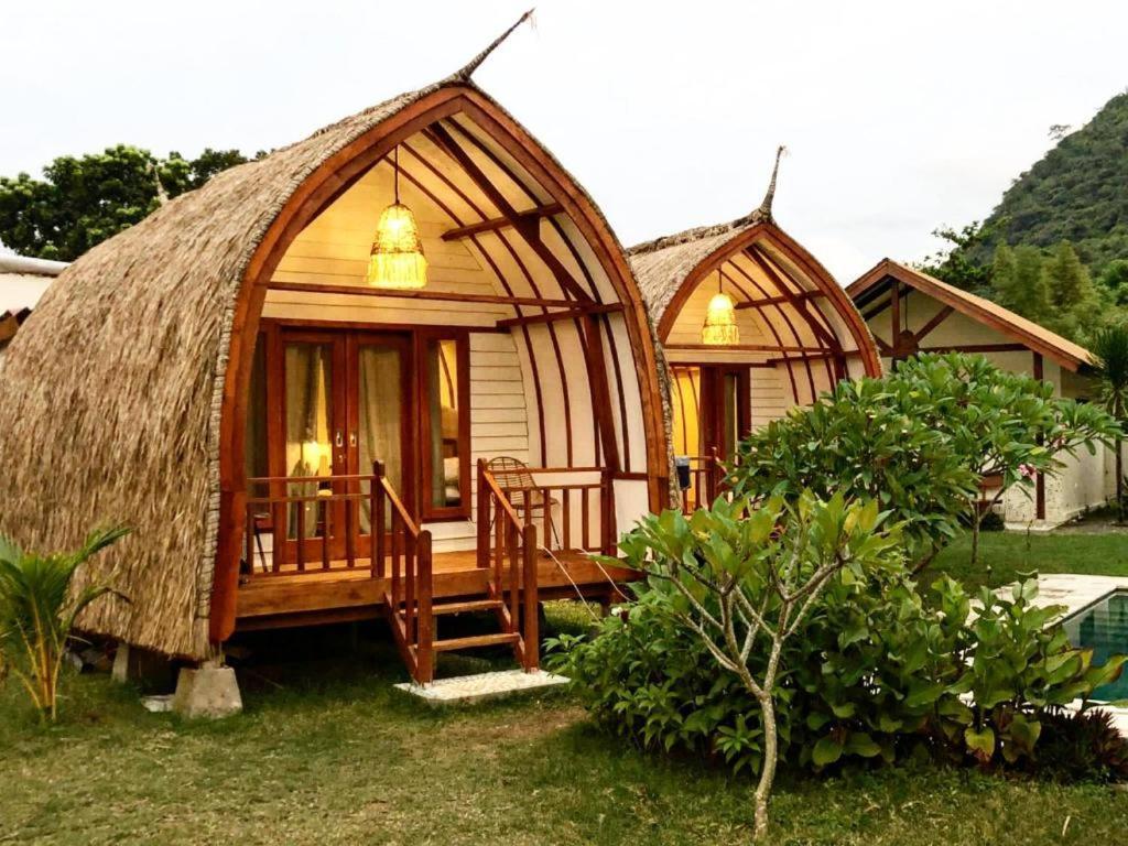 Outside Bungalow Sekongkang Luaran gambar