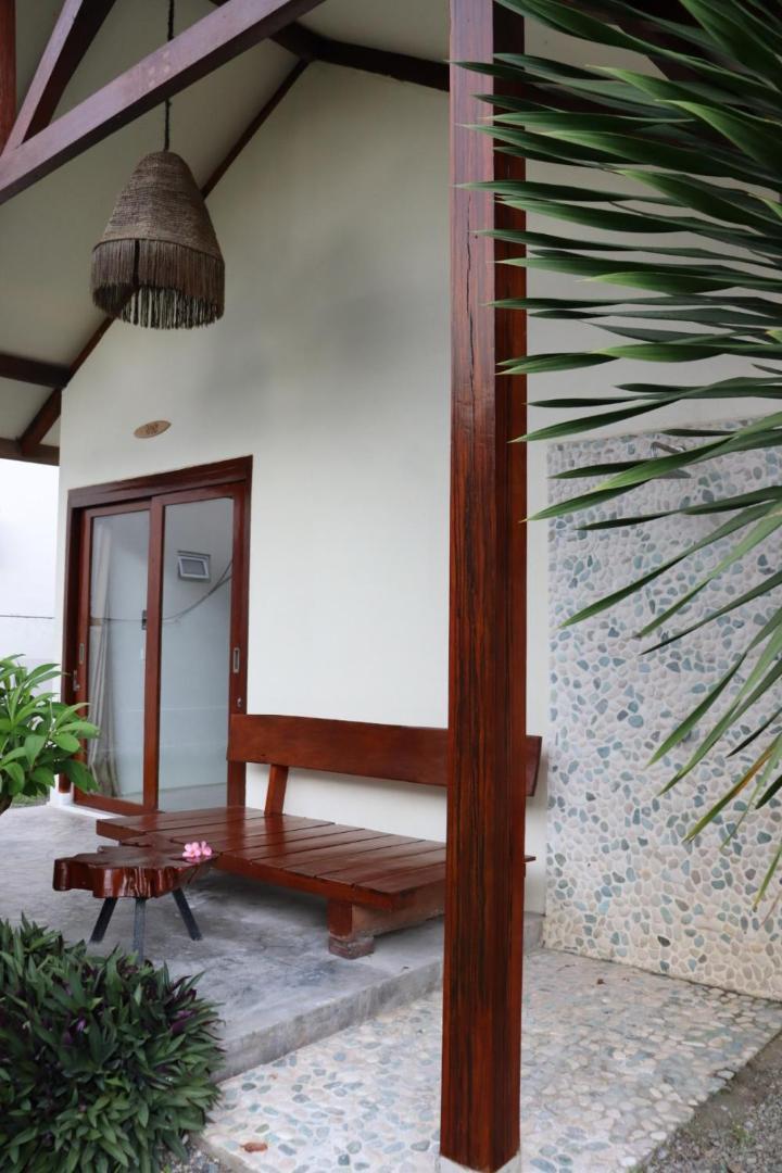 Outside Bungalow Sekongkang Luaran gambar