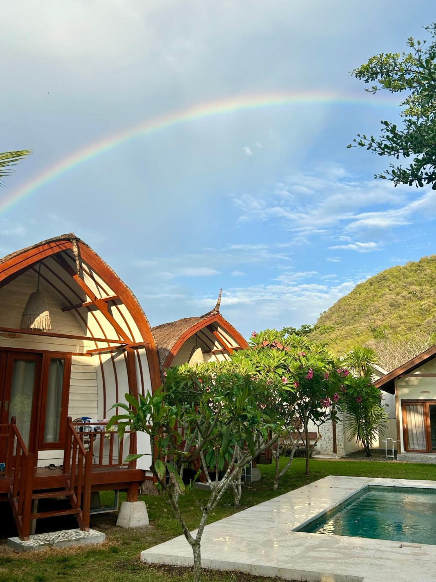 Outside Bungalow Sekongkang Luaran gambar